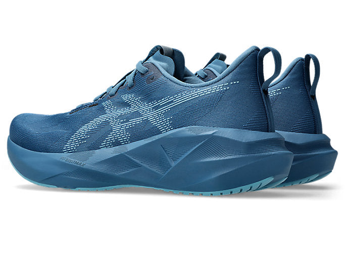 ASICS Novablast 5