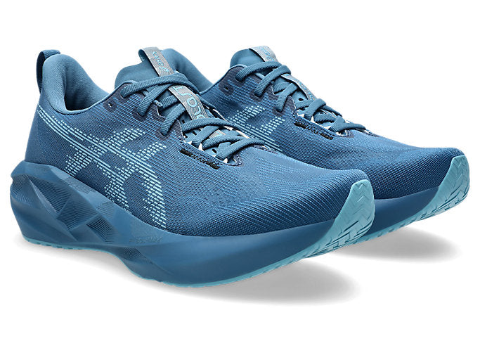 ASICS Novablast 5