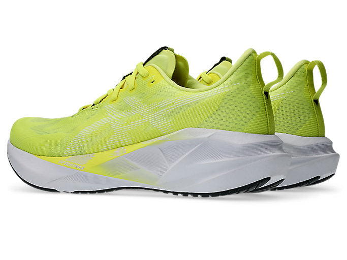 ASICS Novablast 5