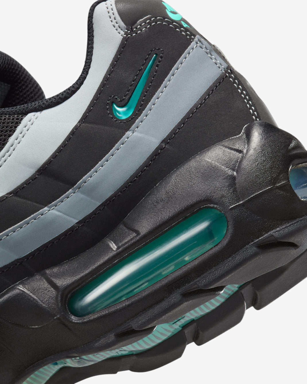 Nike Air Max 95 (Men) - Black/Cool Grey/Light Smoke Grey/Aurora Green