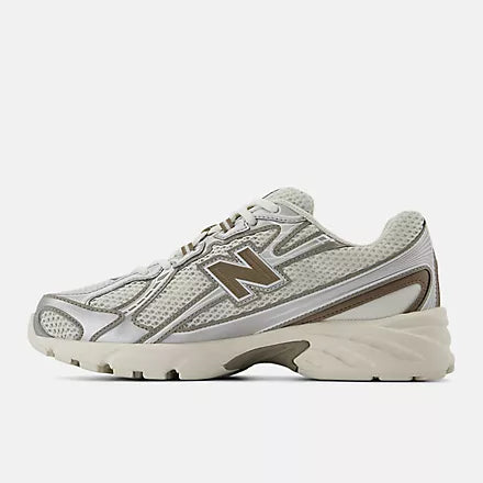 New Balance 740 V2