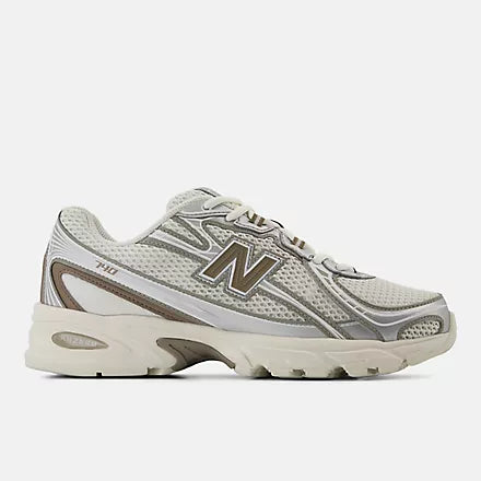 New Balance 740 V2